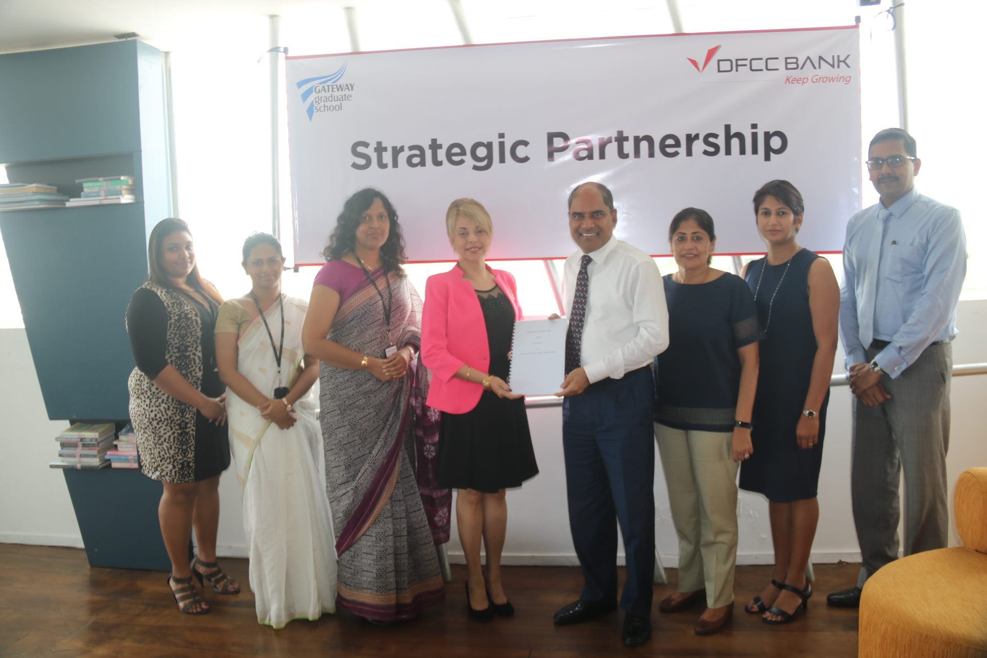 DFCC Bank join hands with Gateway Graduate School to offer an exclusive loan facility to students 1