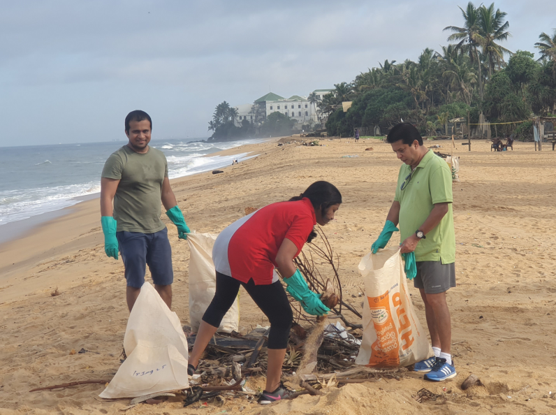 DFCC Bank employees celebrate “The World Clean up Day” with a Beach cleanup campaign 1